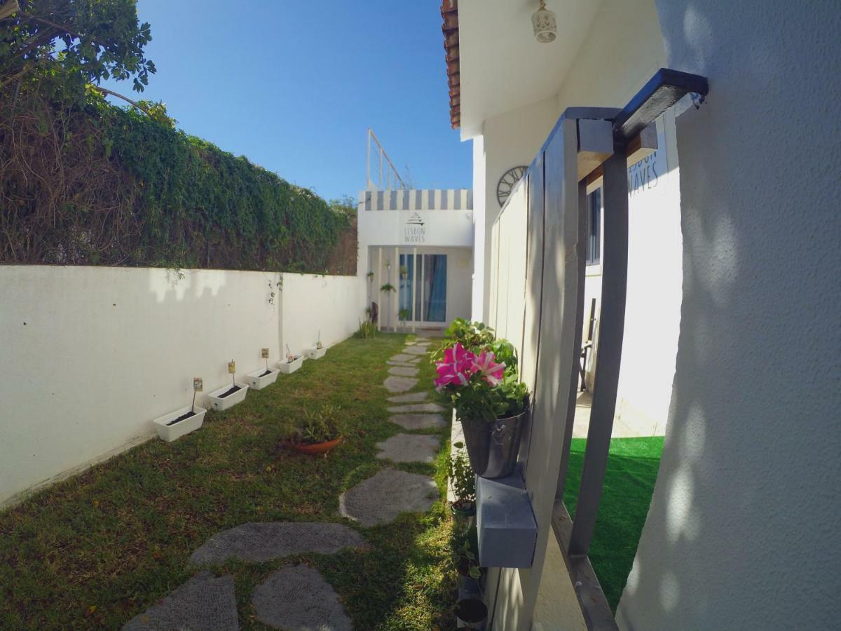 Lisbon Waves Surf Lodge Almada Exterior photo