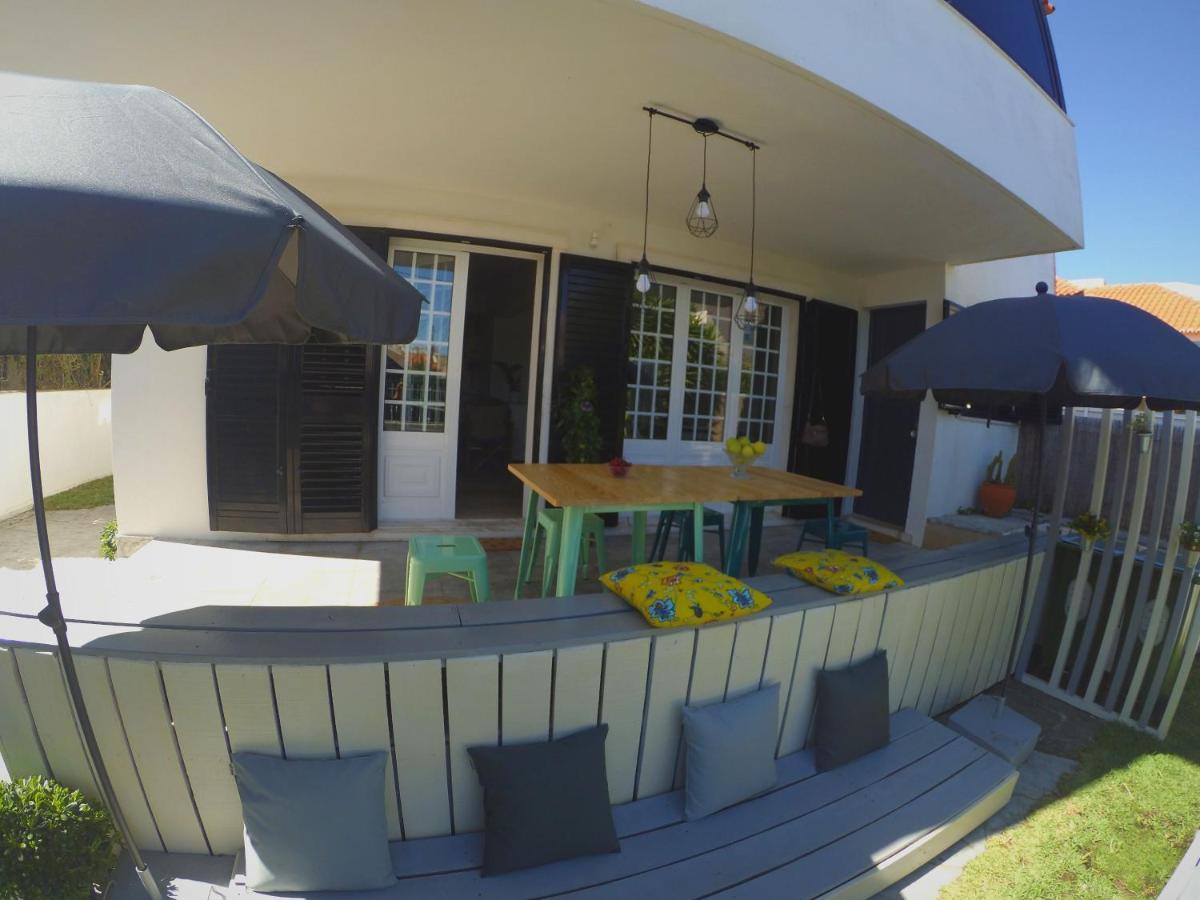 Lisbon Waves Surf Lodge Almada Exterior photo